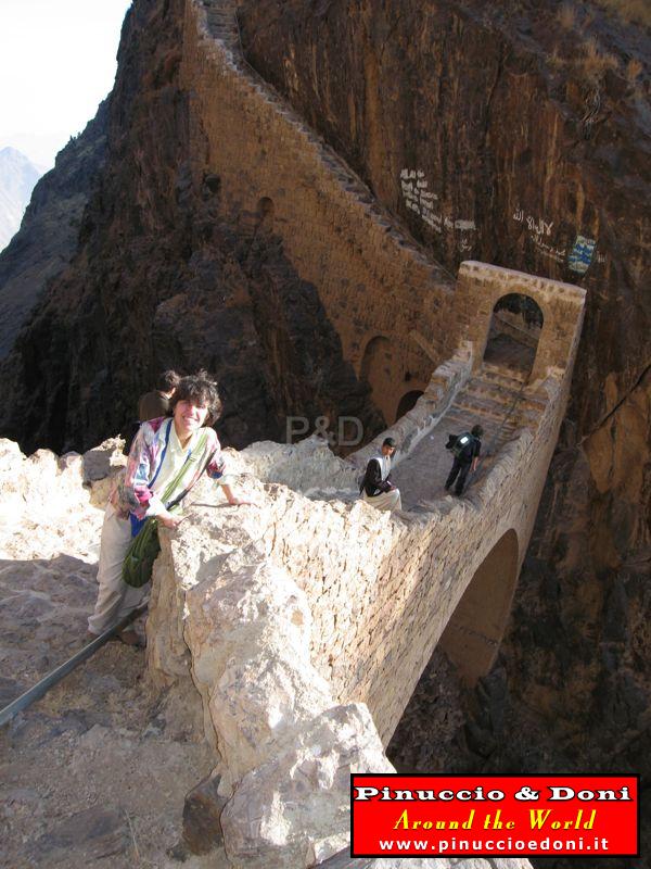 Yemen - Shahara Bridge - 10.jpg